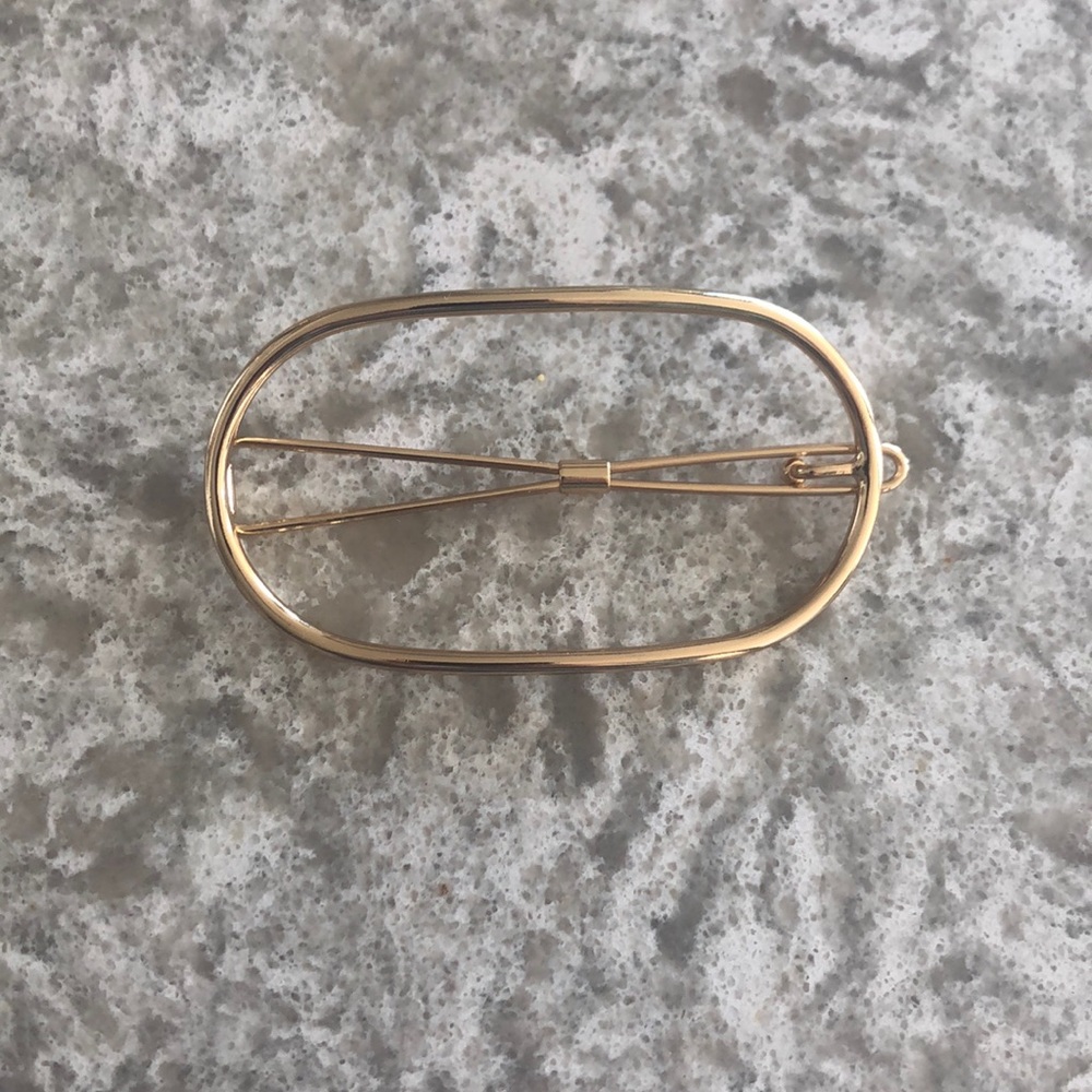 Gold Oval Hair Clip
